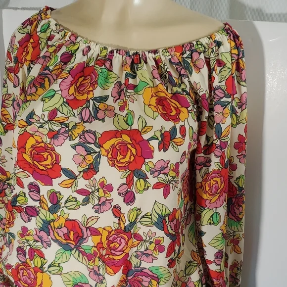 NWT Vince Camuto Women's Floral Off the Shoulder Tie Hem Top Size XS - Picture 3 of 11